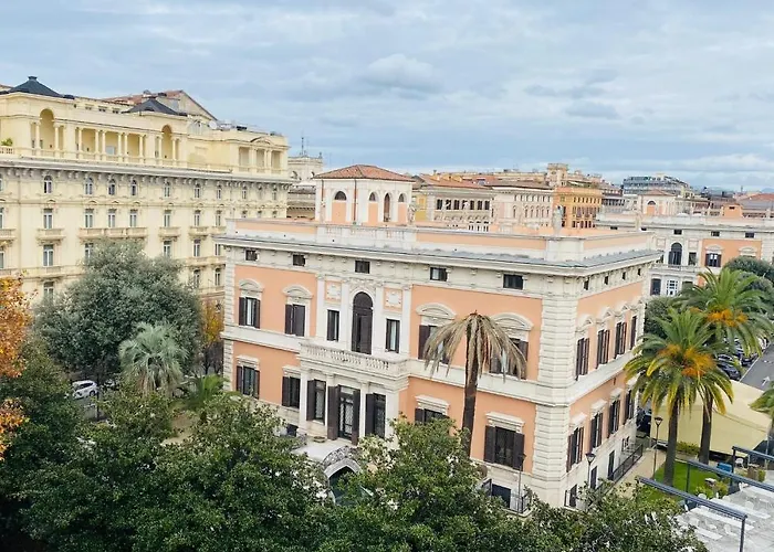 Отель Grand Palace 5*