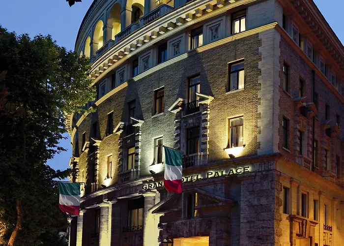 Отель Grand Palace 5*