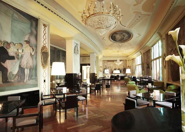 Отель Grand Palace Рим