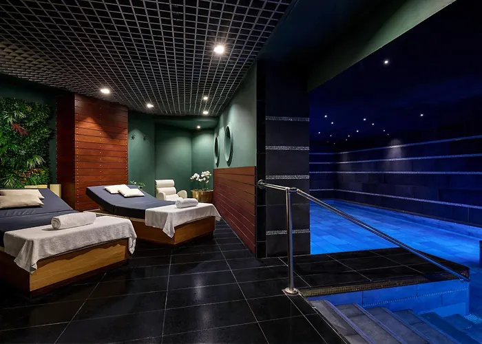 Отель Grand Palace 5*